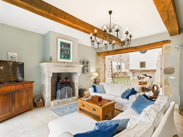 Maison en Pierre au Cœur du Village de Sos 233m² Sos