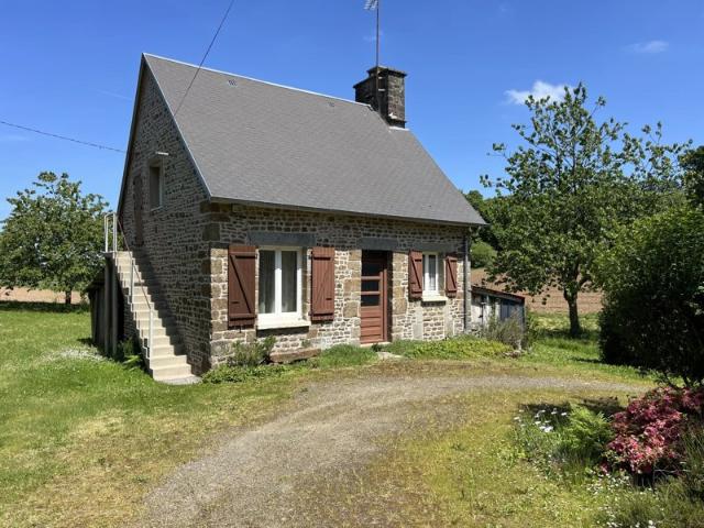 Maison en pierre au calme avec 1 hectare