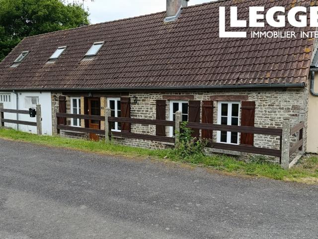 Maison en Pierre Avec 3 chambers, garage et jardin