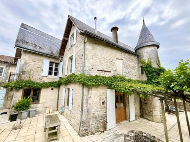 Maison en pierre avec 4 chambres