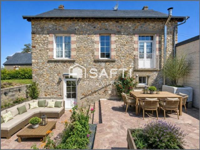 Maison en pierre avec 4 chambres, garage camping car et jardin