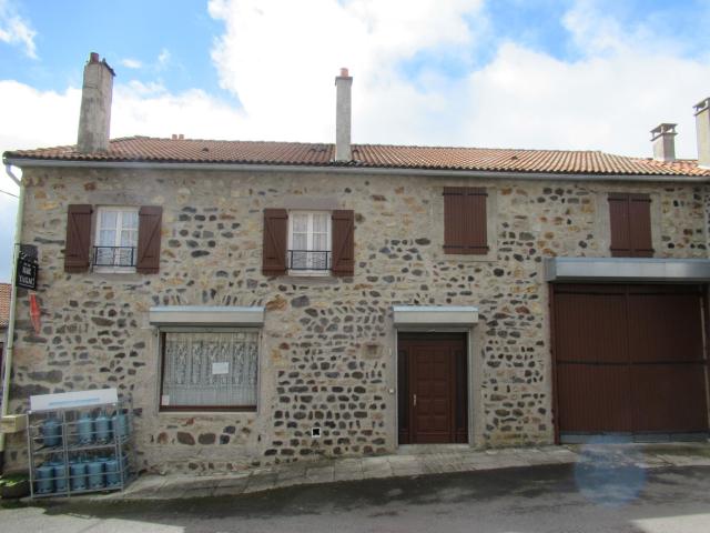 Maison en pierre avec bar et licence