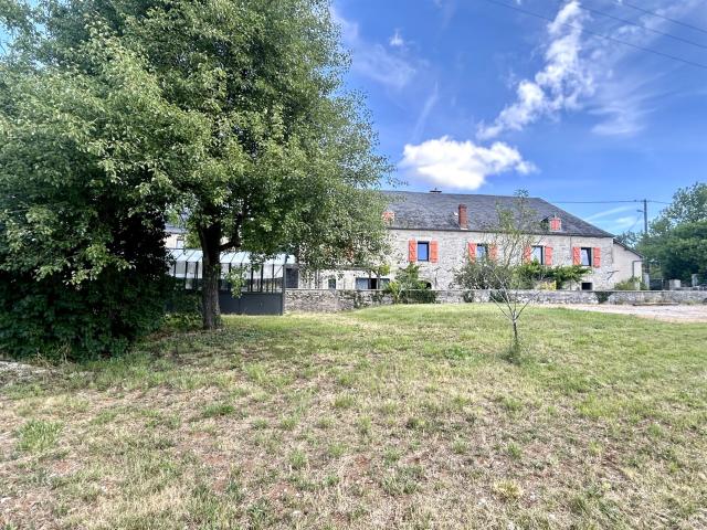 Maison en pierre avec gîte et grand terrain Cressensac Lot 170m² Cressensac