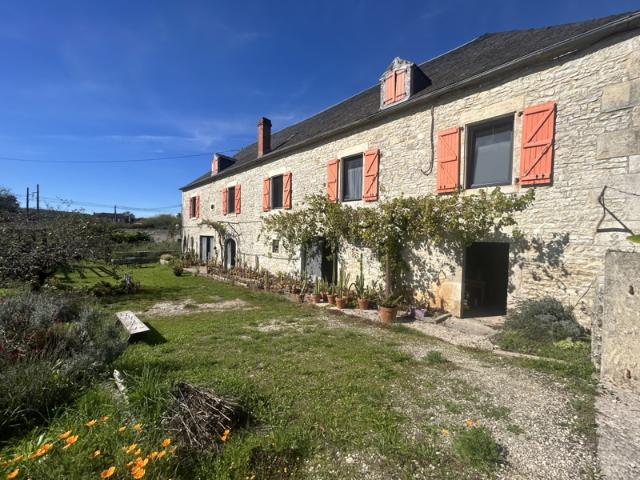 Maison en pierre avec gîte et grand terrain Cressensac Lo
