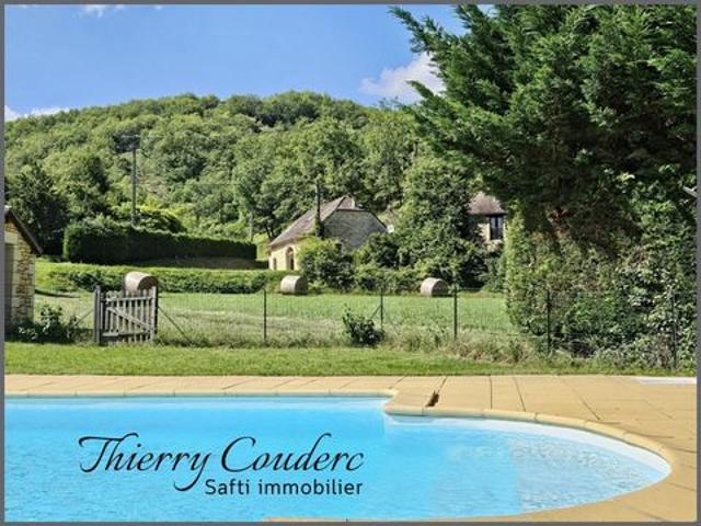 Maison en pierre avec gîte et piscine