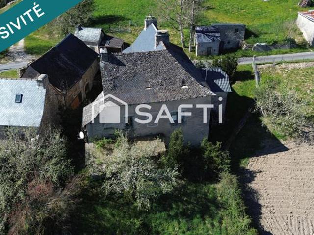 Maison en pierre avec grange et vue exceptionnelle – Taulamet près de Sénergues