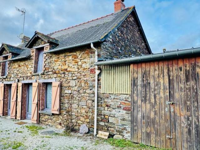 Maison en pierre avec dépendance