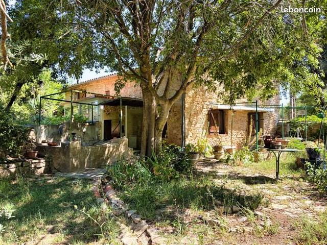 Maison en pierre avec dépendance, terrain de 5 247 m² et accès à l’Argens – Correns