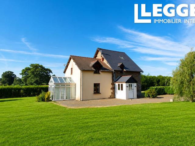 Maison en pierre avec dépendances, grand terrain et garage à 5 min de Vire Normandie
