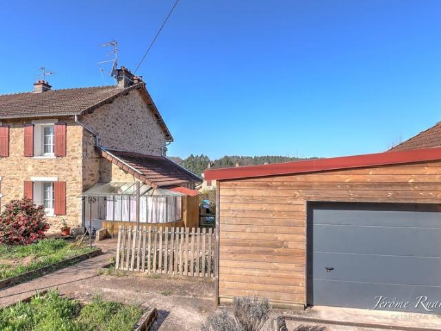 ? Maison en pierre avec jardin et garage