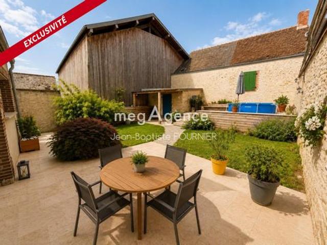 Maison en pierre avec jardin – Hypercentre de Sées