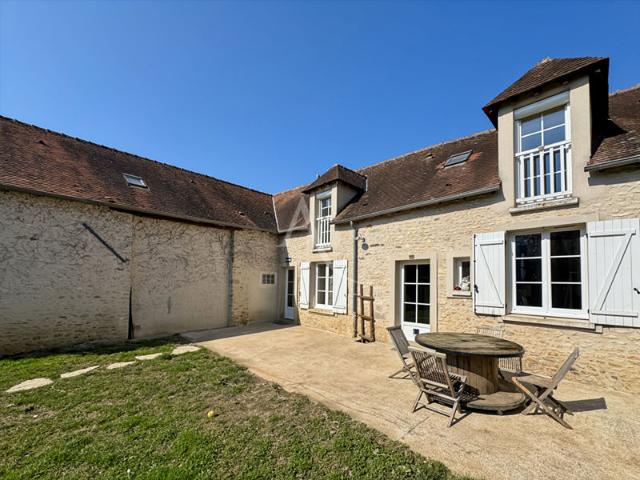 MAISON EN PIERRE AVEC MODE DE VIE DE PLAIN PIED