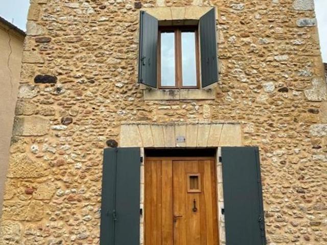 Maison en pierre avec splendide vue sur le village