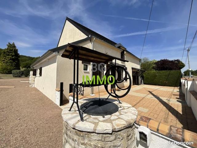 Maison en pierre avec parc arbore sichamps
