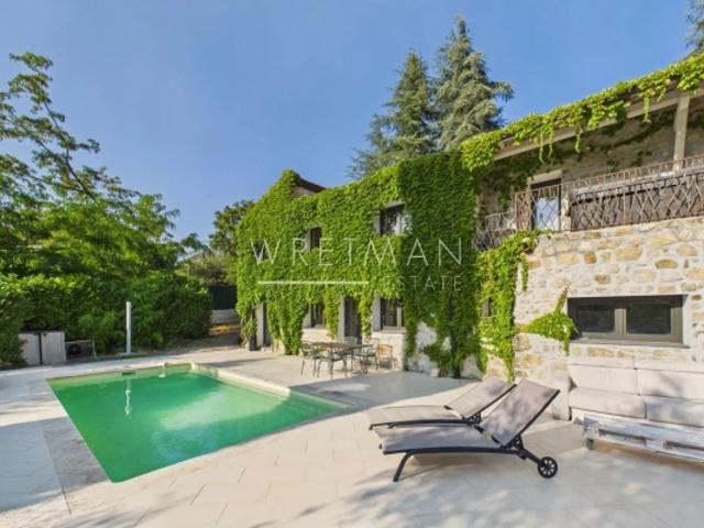 Maison en pierre avec piscine, jacuzzi et panorama exceptionnel Sospel