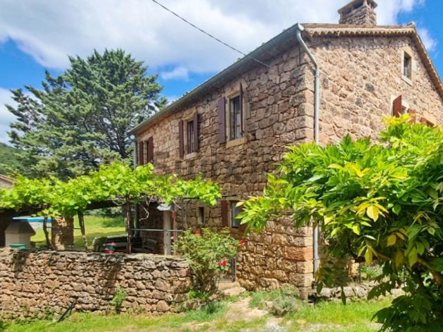 Maison en pierre avec terrain