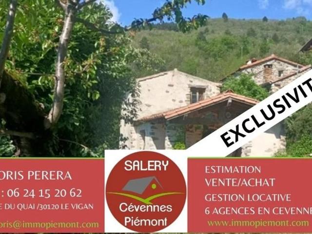 Maison en pierre avec terrain et vue