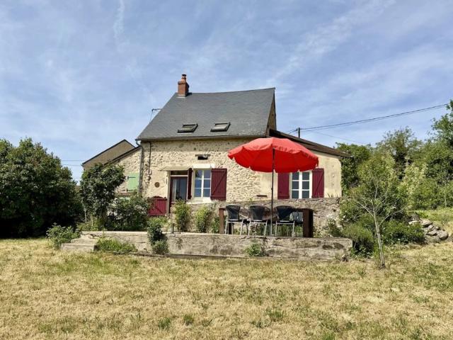 Maison en pierre avec vue magnifique à vendre près d'Onlay