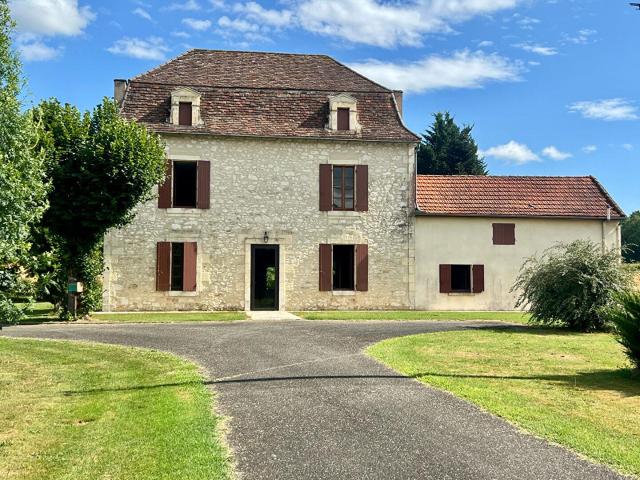 Maison en pierre à deux pas de Villeréal 125m² Villeréal