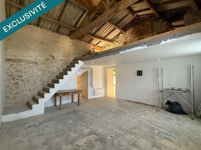 Maison en pierre à finir de réhabiliter