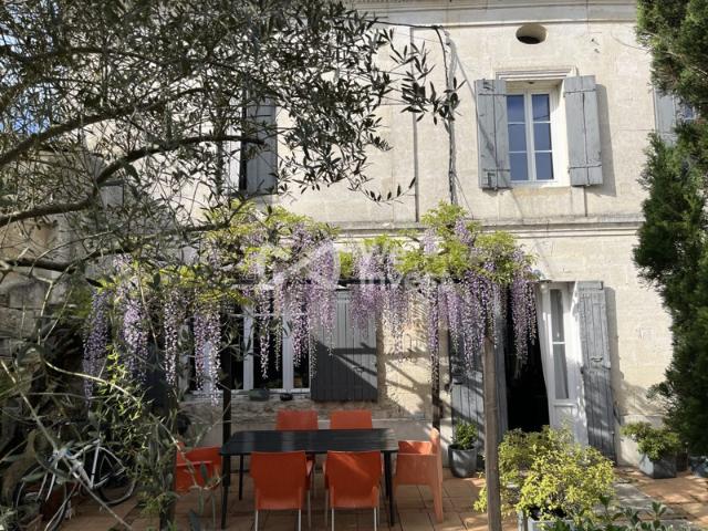 MAISON EN PIERRE A FRONSAC 6 PIECES 170 m²