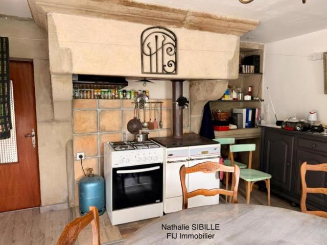 Maison en pierre à la campagne / 106 m² / 96 000 EUR / VOUGECOURT