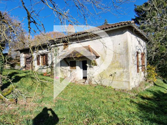 Maison en pierre à rénover à AGONAC