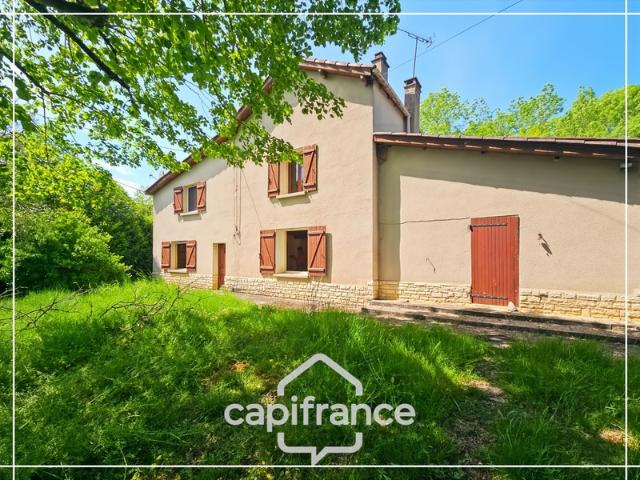 Maison en pierre à rénover, dépendances, terrain 5000m² avec puit, sans vis à vis