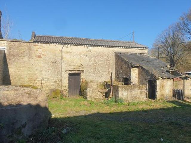 Maison en pierre à rénover entièrement