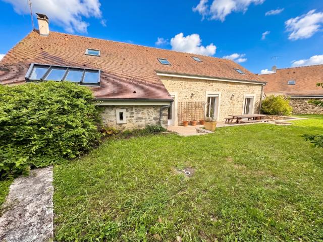 Maison en pierre à vendre à Cély en Bière