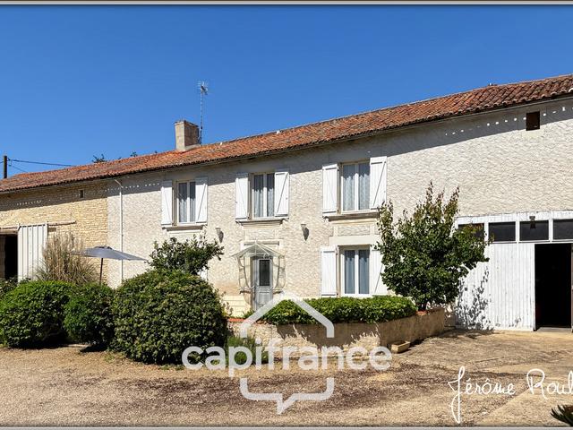 Maison en pierre à vendre Champigny En Rochereau 86, 6 pièces, 4 chambres, terrain 1 900 m² avec dépendances