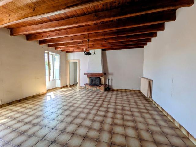Maison en pierre à vendre 123,7 m² LES CERQUEUX DE MAULEVRIER 49