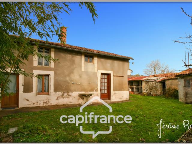 Maison en pierre à vendre 5 pièces 3 chambres Dépendances Terrain 1,5 ha Champigny En Rochereau 86