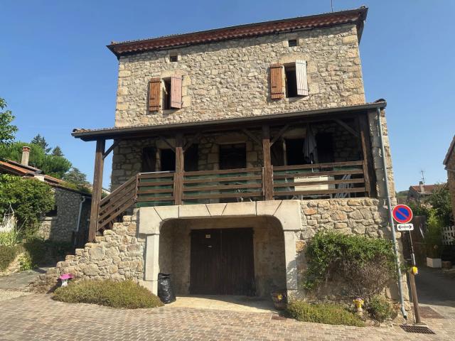 Maison en pierre BOUCIEU LE ROI