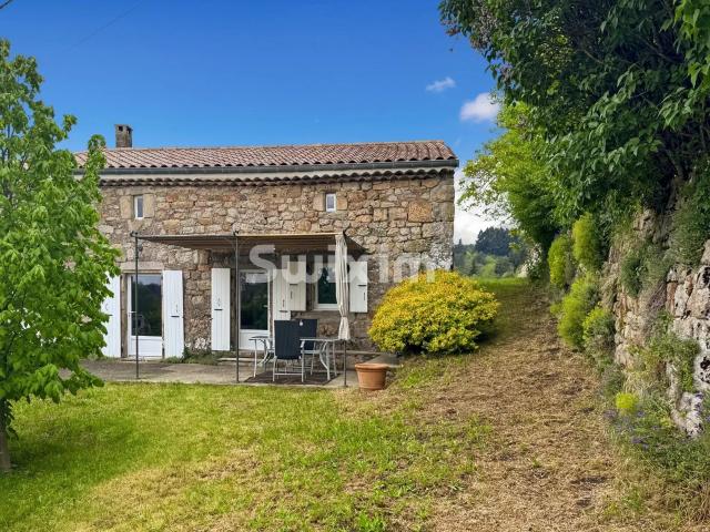 Maison en pierre du 19ème de 132 m2 132m² Saint Apollinaire de Rias