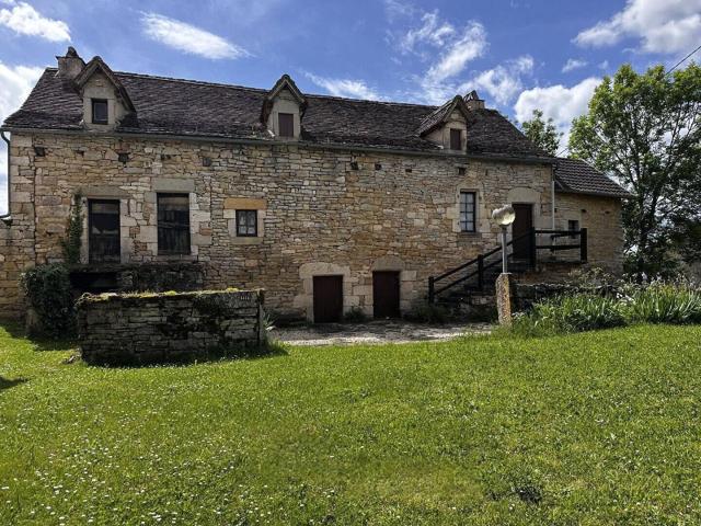 Maison en pierre dans le village calme de Laramiere 90m² Limogne en Quercy