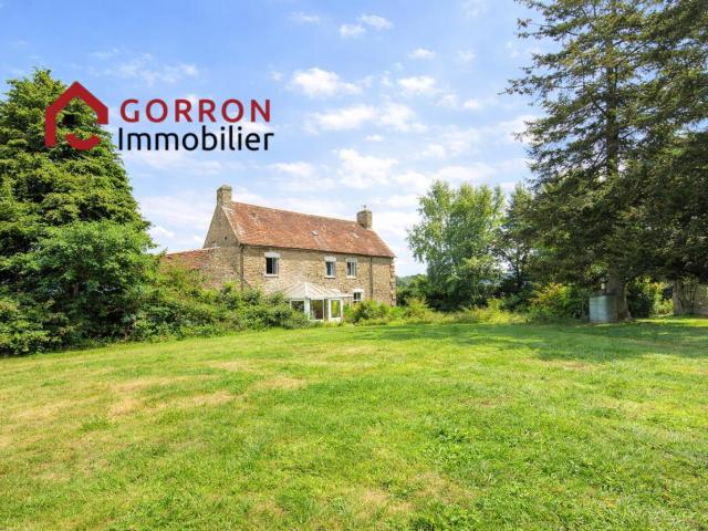 Maison en pierre dans un petit hameau 145m² Mantilly