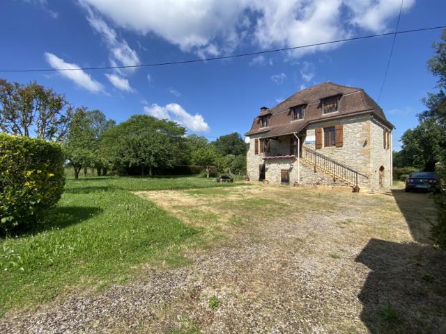 MAISON EN PIERRE DE CARACTERE 0 2 min de la DORDOGNE