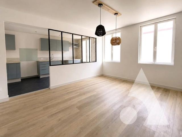 Maison en pierre de caractère 3 chambres vivable de plain pied