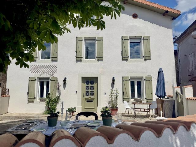 Maison en pierre de caractère avec jardin et grange – prête. 144m² Puivert