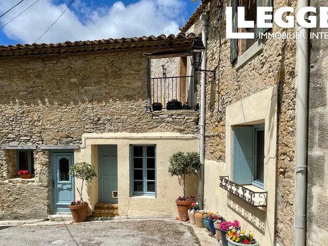 Maison en pierre de caractère dans un village viticole, avec terrasse, garage et appartement indépendant