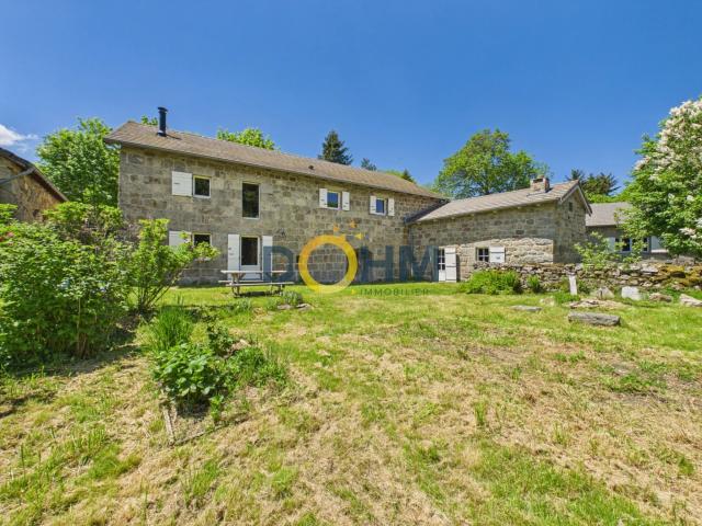Maison en pierre de caractère Le Mazet Saint Voy