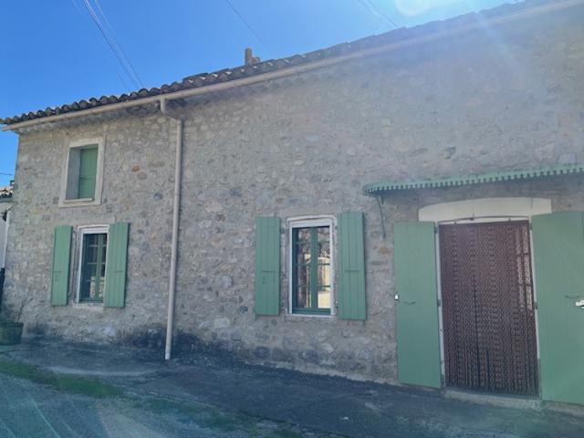Maison en pierre de plain pied à Montauban sur Ouvèze