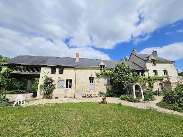 MAISON en pierre de tuffeau à la campagne