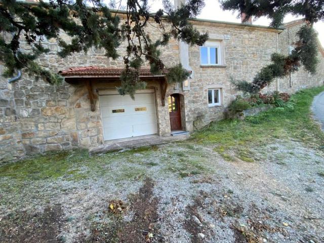 MAISON EN PIERRE DE TYPE 4 A COLOMBIER LE VIEUX 07410