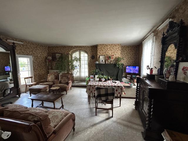 Maison en pierre de 150 m2 avec 560 m2 de jardin a st Vincent de Paul