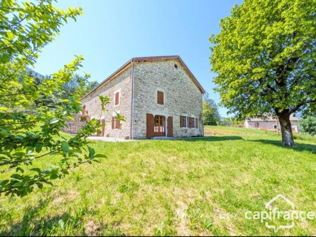 Maison en pierre de 164 m2 5 chambres Jardin arboré et d. 164m² Saint Martin en Vercors