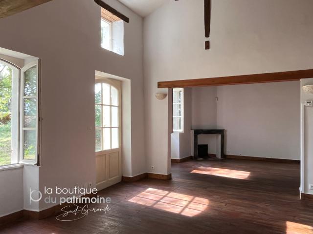 Maison en pierre de 125 m2 sur grand terrain