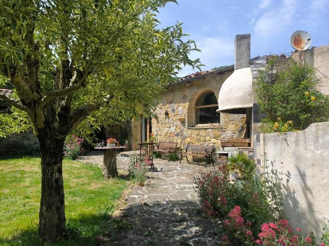 Maison En Pierre De 126 M2 Terrain 5781 M2 + Dependances+ Gi. 126m² Festes et Saint André