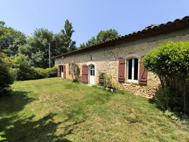 Maison en pierre de 227 m2 avec 5 chambres et bureau sur ter. 227m² Gimont